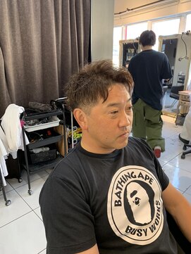 アイズ 海老名(AIZU) ツイストスパイラルパーマショートアップバングフェードカット