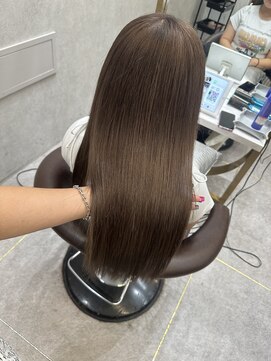 ロンド レア 天神大名店(Lond Le’a) ピンクカラー/暖色カラー/レイヤーカット/韓国ヘア/顔周りカット