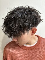 グラフ 立川(Graph.)&nbsp;縦落ちスパイラルマッシュツーブロックメンズパーマ