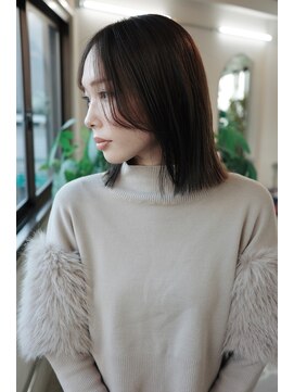 フェイヴィーズ(FavyS) フェイスレイヤー透明感ミディ