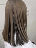 アッシュベージュ/ブラック/アンブレラカラー/切りっぱなしロブ