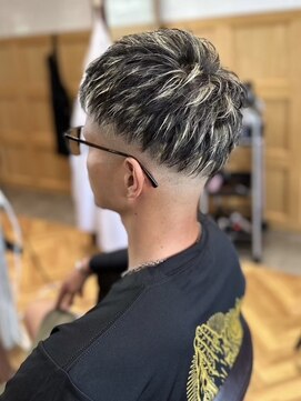 ラル 水戸県道50号店(Lalu.) MEN’S HAIR/サーフカール/刈り上げセンターパート/水戸