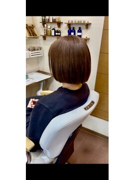 ヘアーメイク ラピス(hair make Lapis) 色ムラ修正カラーで整える大人切りっぱなしボブ