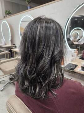 イリエヘア 川口(irier hair) ハイライトでロングに動きと立体感【薬師神】