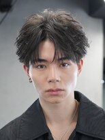 バイフィフス 原宿/表参道(by fifth)&nbsp;緩め波巻きスパイラルパーマシャドウパーマメンズセンターパート
