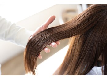 グラムヘア(GLAM HAIR)の写真/髪の芯から補修してくれる髪質改善トリートメントで、毛先まで潤い、まとまりのある艶髪を叶えます♪