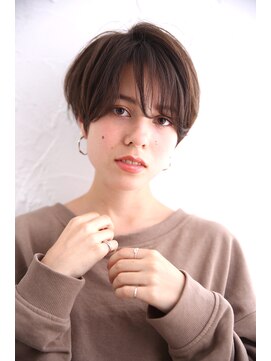 ロイド(Royd.) 小顔ひし形ショート 20 - 30代【Royd. 新宿御苑前】