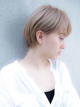 ルティア(Lutia) スッキリかわいいハイトーンショート