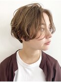 くびれセンタパートショート 前髪なし アッシュベージュ 20代30