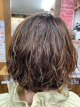 ギメルタカヘアーサロン 動きのあるオトナスタイル