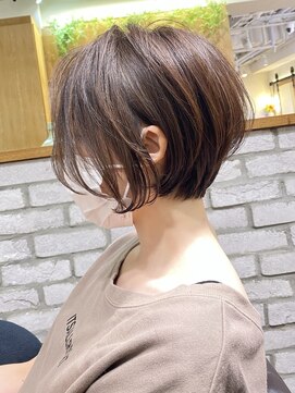 マグ ギンザ(mag ginza) 30代40代50代・大人ショートボブ・白髪ぼかし・小顔カットBISA