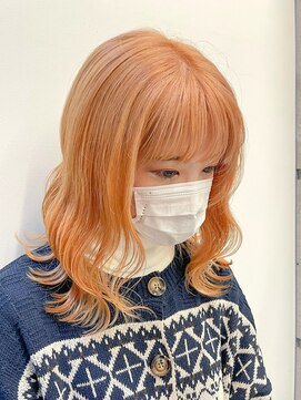 アチーブ ヘア デザイン(achieve hair design) ハイトーンイエローベージュカラー ゆるふわウェーブミディ