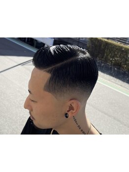 【ビジネスシーンも男らしく】清潔感と好感度を両立させたワンランク上の”デキる男”を演出。