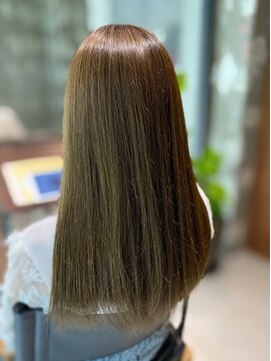 リエア(Re:EA) オリーブベージュ　髪質改善カラー　ヘッドスパ　ツヤ髪