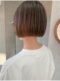 ミニボブ、切りっぱなしボブ、インナーカラー、ベージュ