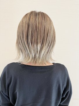 コアドゥラメール(CORE de la mer) 【CORE】デザインカラー外ハネショート