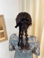 ツインポニー ツインアレンジ ポニーアレンジ 編みおろし 結婚式