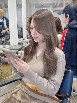 エンネ 新宿(enne) グレージュカラー/韓国レイヤーカット/マロンベージュ/ブリーチ