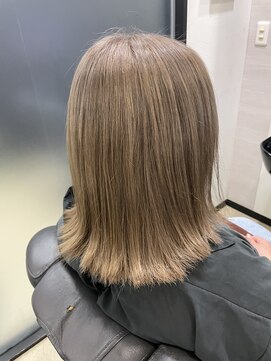 ミルクティーベージュ/ハイトーン