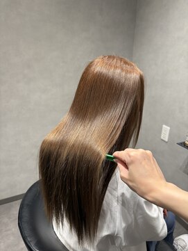 アクロマティック(Achromatic) オリーブベージュ