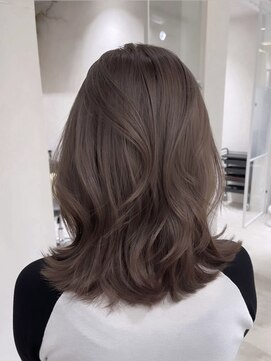 ムード(MOOD,) イメチェン/ピンクベージュ/アンブレラカラー/前髪/銀座駅