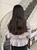 アトレ 梅田店(attrait)&nbsp;グレージュロング×透明感カラー。上質な艶髪へ