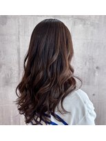 ソルシエール(SORCIERE)&nbsp;軽やかなレイヤーで、こなれた華やかさを
