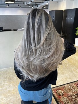 メリー オオサカ(Merly Osaka) 放置できるコントラストバレイヤージュ_contrast white ash_