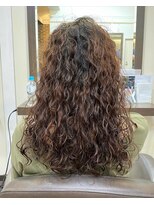 ヘアーアンドメイク ビス(HAIR&MAKE bis)&nbsp;初めてのパーマの方でも＾＾スパイラルパーマ【中西思実】