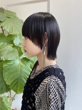 イル(ill) ウルフ ストレート 黒髪 オシャレ