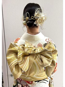 ミラ(Mila) 成人式着付けヘアセット★艶々タイトアップ