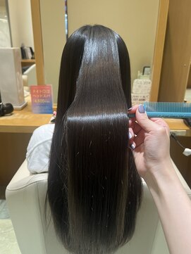 くせも伸ばしてツヤ髪叶える♪髪質改善ストレート