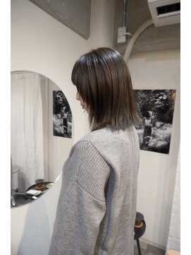 ニード(need) 透明感グレージュボブ【大阪/梅田/中津】