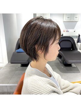 セラ バイ ユーレルム(SerA by U-REALM) 可愛め小顔ショート　担当　佃