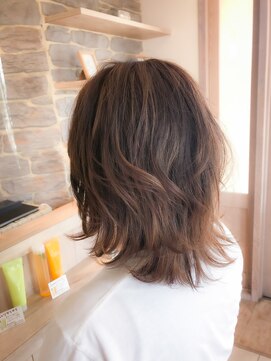 トウキョウヨシつね 御幸ヶ原店(TOKYO Yoshi) ミディアムウルフハイライトカラー