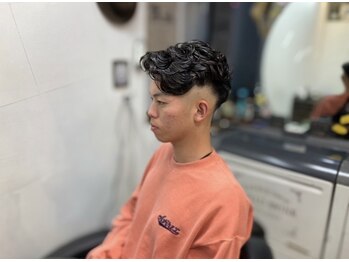 ヘア プラザ アポロ ルミネ池袋店(HAIR PLAZA APOLLO)の写真/[フェードカット+ネックシェーブ+ラインアップ¥6050]仕事の出来るオトコの為,20時最終受付＜理容室＞[池袋]