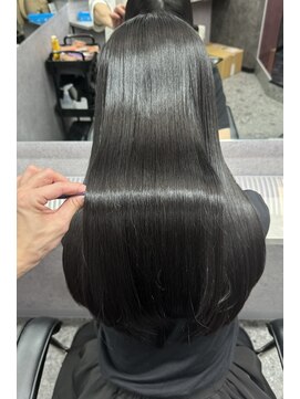 スライバイリアオオサカ(Sly By Ria OSAKA) 髪質改善/縮毛矯正/酸性ストレート【梅田】【大阪】