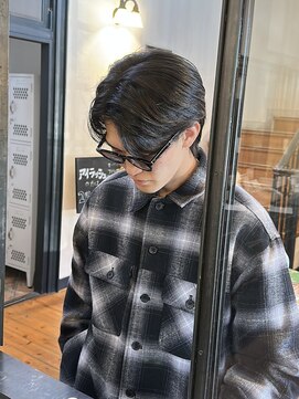 スリー(THREE) センターパート/ニュアンスパーマ/毛流れパーマ