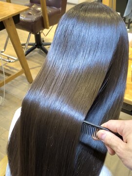 ヴァンクシー バイ ルナ(VANKCY by Luna) クラゲヘアー オリーブグレー 小顔 ココアベージュ 黒髪 登戸