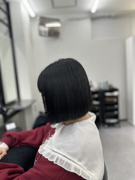 アルドーレフィエロ シンサイバシ(Ardore fiero shinsaibashi) ぱつっとボブ×艶髪縮毛矯正