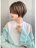 大人美人ショートボブ/白髪ぼかしハイライト