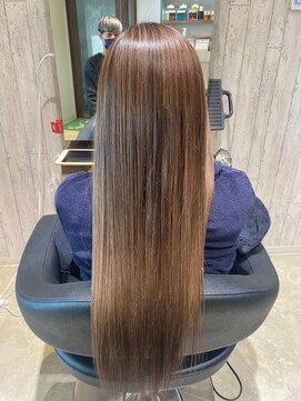 ヘアサロン フラット(hair salon flat) プロテスTRアッシュ明るめカラーツヤ髪ストレート20代30代