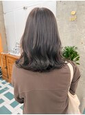 オリーブグレージュ