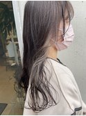ベージュ+ホワイトイヤリングカラー 毛先ウェーブロング