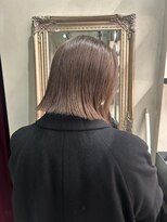 シラフ(SHIRAF)&nbsp;イルミナカラーでヌードベージュ