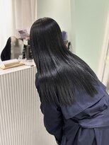 ラベスト キョウト(LOVEST)&nbsp;ふとした瞬間も美髪。艶ブラック×ぱつっとロング