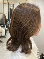 ロミバイリー(Romi by Lyee)&nbsp;スロウカラーでシアーなベージュカラー