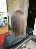 透明感グレージュ×ストレートボブ
