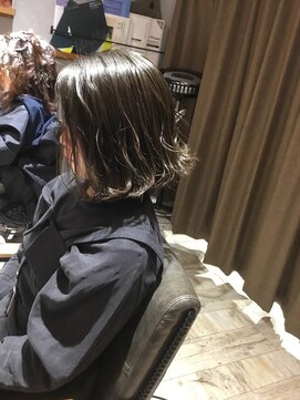 キース(KITH) 外はねボブ