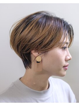 ルプラ ガーデン(le-pla garden) ベージュカラー#ダブルカラー#前下がりショート#ケアブリーチ